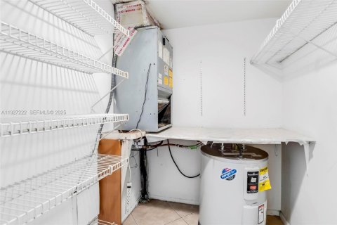 Condominio en venta en Hallandale Beach, Florida, 1 dormitorio, 65.03 m2 № 1985855 - foto 16