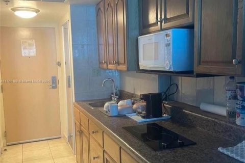 Copropriété à vendre à Sunny Isles Beach, Floride: 38.09 m2 № 1860769 - photo 8