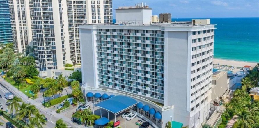 Studio à Condo à Sunny Isles Beach, Floride № 1860769