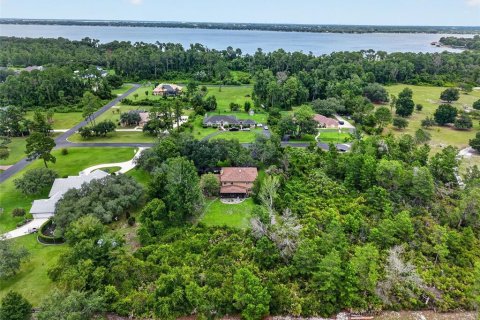 House in Tavares, Florida 4 bedrooms, 347.83 sq.m. № 2279914 - photo 6