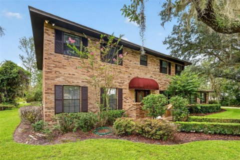 House in Tavares, Florida 4 bedrooms, 347.83 sq.m. № 2279914 - photo 2