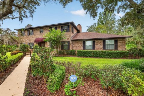 House in Tavares, Florida 4 bedrooms, 347.83 sq.m. № 2279914