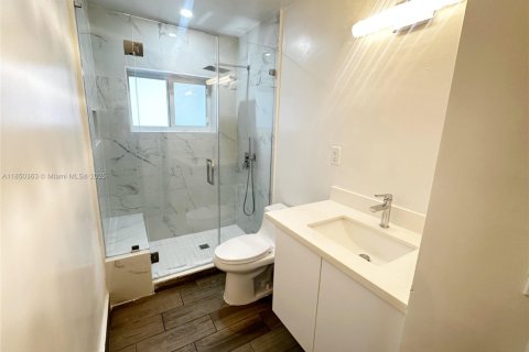 House in Miami Gardens, Florida 4 bedrooms, 132.85 sq.m. № 1857536 - photo 15