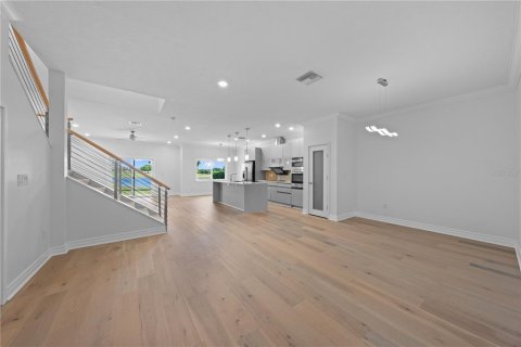 Adosado en venta en Davenport, Florida, 3 dormitorios, 211.91 m2 № 2198646 - foto 24