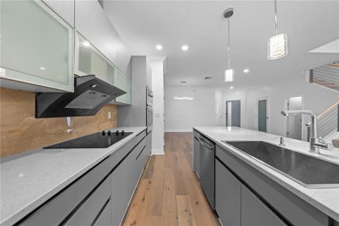 Adosado en venta en Davenport, Florida, 3 dormitorios, 211.91 m2 № 2198646 - foto 6