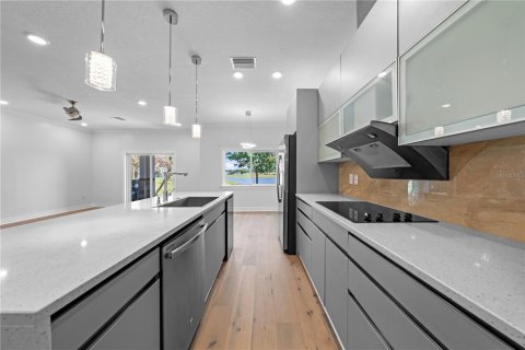 Adosado en venta en Davenport, Florida, 3 dormitorios, 211.91 m2 № 2198646 - foto 13