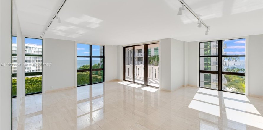 Кондоминиум с 3 спальнями в Ки-Бискейн, Флорида № 2023673