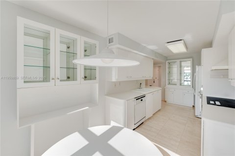 Снять в аренду кондоминиум в Ки-Бискейн, Флорида 3 спальни, 165.55м2, № 2023673 - фото 6