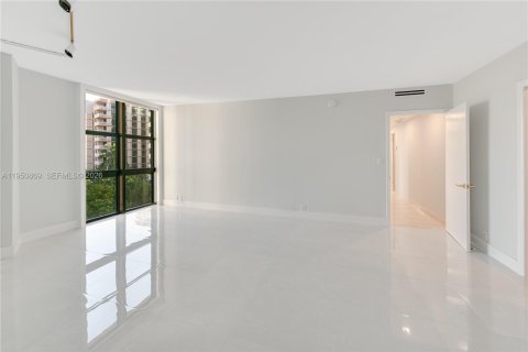 Снять в аренду кондоминиум в Ки-Бискейн, Флорида 3 спальни, 165.55м2, № 2023673 - фото 7