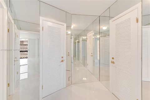 Снять в аренду кондоминиум в Ки-Бискейн, Флорида 3 спальни, 165.55м2, № 2023673 - фото 10