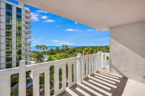 Снять в аренду кондоминиум в Ки-Бискейн, Флорида 3 спальни, 165.55м2, № 2023673 - фото 19