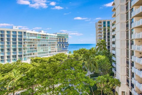 Снять в аренду кондоминиум в Ки-Бискейн, Флорида 3 спальни, 165.55м2, № 2023673 - фото 21