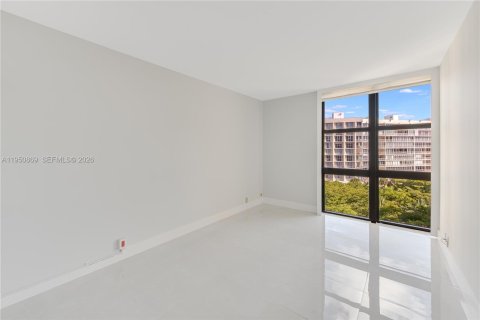 Снять в аренду кондоминиум в Ки-Бискейн, Флорида 3 спальни, 165.55м2, № 2023673 - фото 15