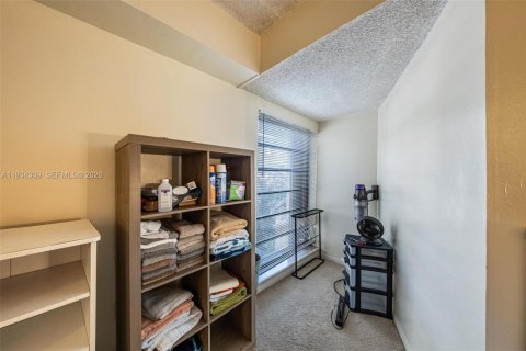 Купить кондоминиум в Майами, Флорида 2 спальни, 111.48м2, № 1996509 - фото 19