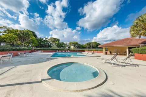 Купить кондоминиум в Майами, Флорида 2 спальни, 111.48м2, № 1996509 - фото 27