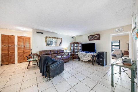 Купить кондоминиум в Майами, Флорида 2 спальни, 111.48м2, № 1996509 - фото 5