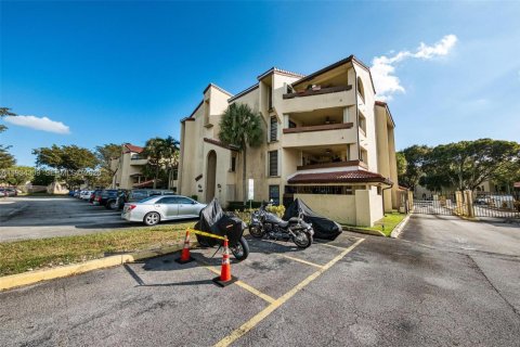 Купить кондоминиум в Майами, Флорида 2 спальни, 111.48м2, № 1996509 - фото 30