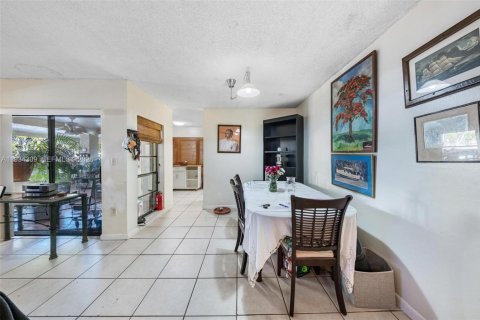 Купить кондоминиум в Майами, Флорида 2 спальни, 111.48м2, № 1996509 - фото 12