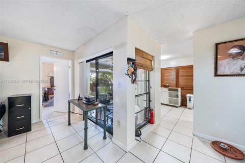 Купить кондоминиум в Майами, Флорида 2 спальни, 111.48м2, № 1996509 - фото 8