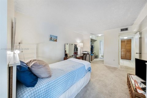 Купить кондоминиум в Майами, Флорида 2 спальни, 111.48м2, № 1996509 - фото 18