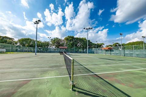 Купить кондоминиум в Майами, Флорида 2 спальни, 111.48м2, № 1996509 - фото 28