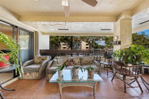 Купить кондоминиум в Майами, Флорида 2 спальни, 111.48м2, № 1996509 - фото 2