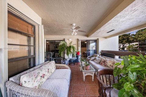 Купить кондоминиум в Майами, Флорида 2 спальни, 111.48м2, № 1996509 - фото 3