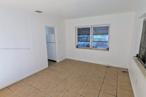 Villa ou maison à louer à Miami, Floride: 1 chambre, 57.6 m2 № 1941369 - photo 4