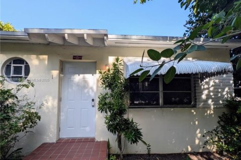 Villa ou maison à louer à Miami, Floride: 1 chambre, 57.6 m2 № 1941369 - photo 3