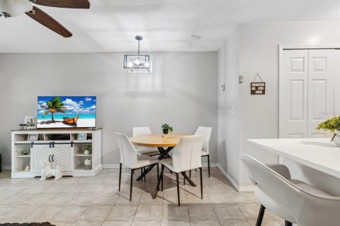 Купить таунхаус в Киссимми, Флорида 10 комнат, 128.21м2, № 2149374 - фото 11