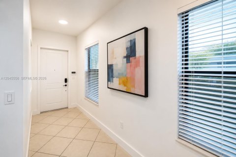 Villa ou maison à vendre à Hialeah, Floride: 3 chambres, 188.13 m2 № 2145912 - photo 5