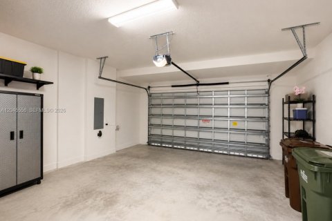 Villa ou maison à vendre à Hialeah, Floride: 3 chambres, 188.13 m2 № 2145912 - photo 29