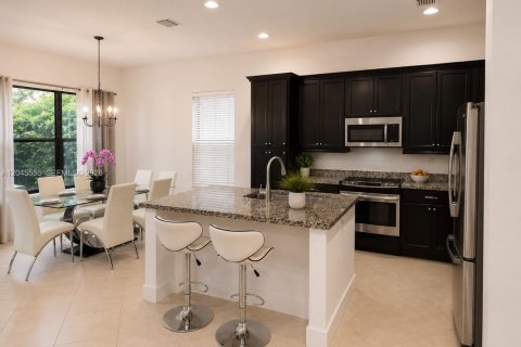 Villa ou maison à vendre à Hialeah, Floride: 3 chambres, 188.13 m2 № 2145912 - photo 7