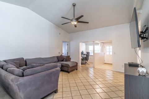 House in Apopka, Florida 2 bedrooms, 119.19 sq.m. № 2195773 - photo 16