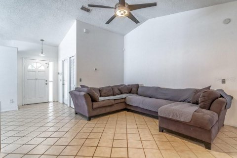 House in Apopka, Florida 2 bedrooms, 119.19 sq.m. № 2195773 - photo 19