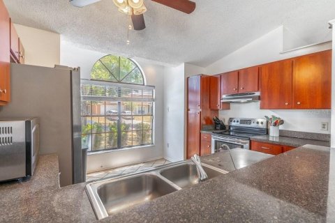 House in Apopka, Florida 2 bedrooms, 119.19 sq.m. № 2195773 - photo 12