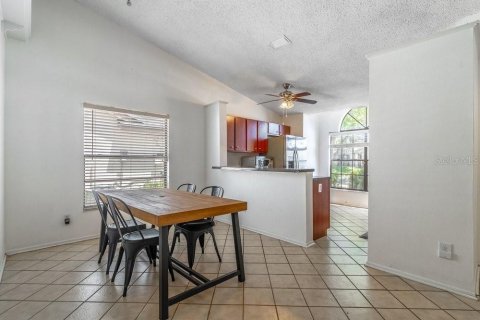 House in Apopka, Florida 2 bedrooms, 119.19 sq.m. № 2195773 - photo 7