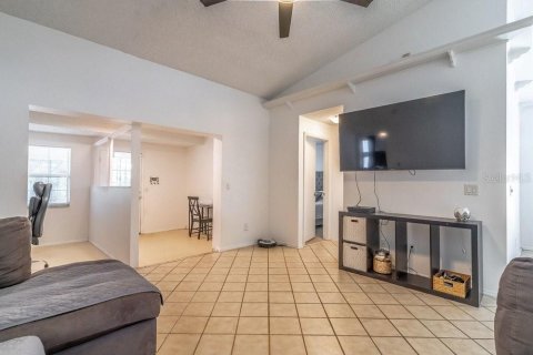 House in Apopka, Florida 2 bedrooms, 119.19 sq.m. № 2195773 - photo 17
