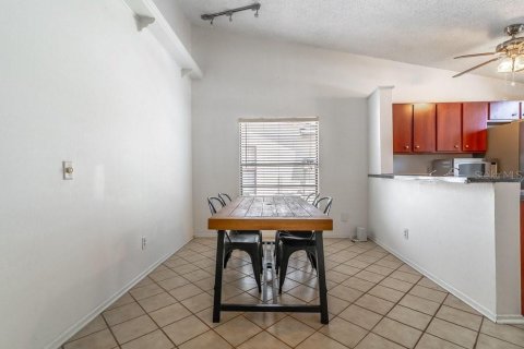 House in Apopka, Florida 2 bedrooms, 119.19 sq.m. № 2195773 - photo 8