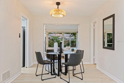 Villa ou maison à vendre à Clearwater, Floride: 2 chambres, 131.55 m2 № 2408125 - photo 10