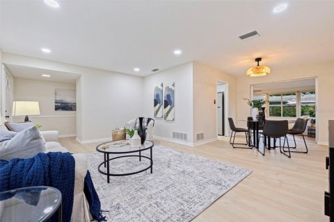 Villa ou maison à vendre à Clearwater, Floride: 2 chambres, 131.55 m2 № 2408125 - photo 9