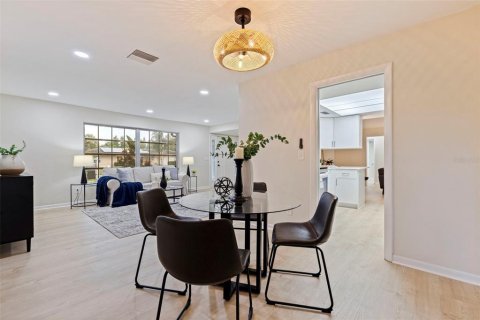 Villa ou maison à vendre à Clearwater, Floride: 2 chambres, 131.55 m2 № 2408125 - photo 11