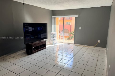 Condo in Hialeah, Florida, 1 bedroom  № 1929801 - photo 3