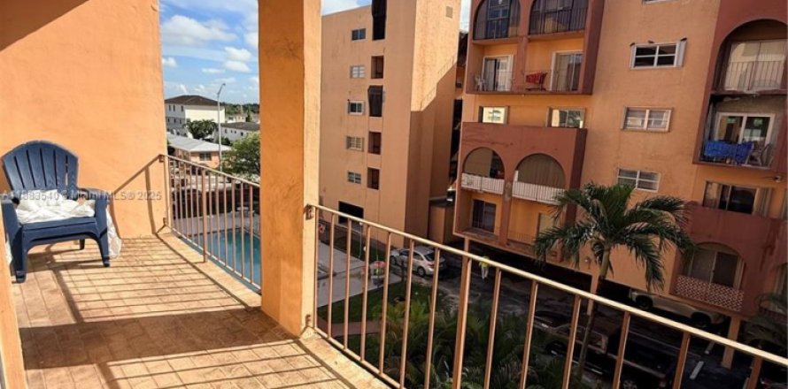 Condo in Hialeah, Florida, 1 bedroom № 1929801