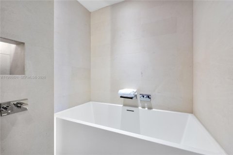Condo in Miami Beach, Florida, 3 bedrooms № 2081344 - photo 6