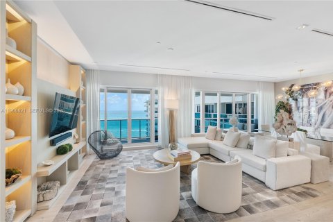 Condo in Miami Beach, Florida, 3 bedrooms № 2081344 - photo 12