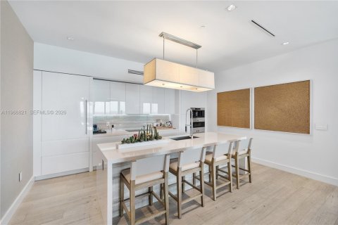 Condo in Miami Beach, Florida, 3 bedrooms № 2081344 - photo 23