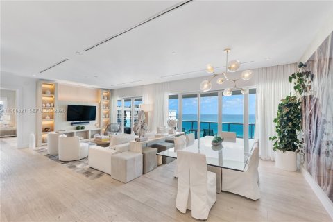 Condo in Miami Beach, Florida, 3 bedrooms № 2081344 - photo 17