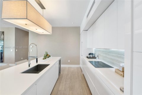 Condo in Miami Beach, Florida, 3 bedrooms № 2081344 - photo 28