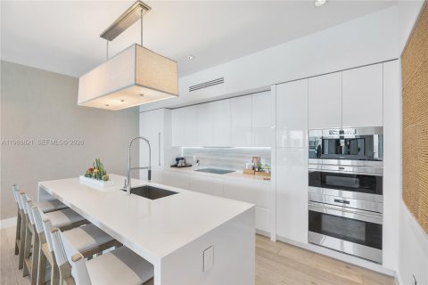 Condo in Miami Beach, Florida, 3 bedrooms № 2081344 - photo 25